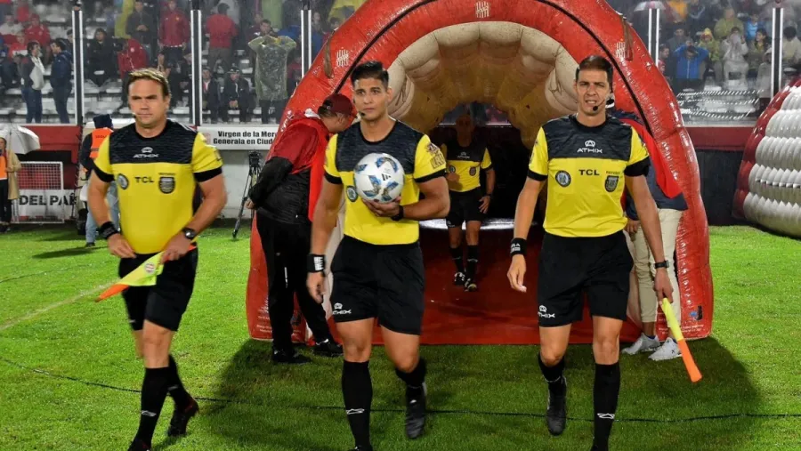 Patronato recibirá a Estudiantes de Buenos Aires con el arbitraje de Brian Ferreyra