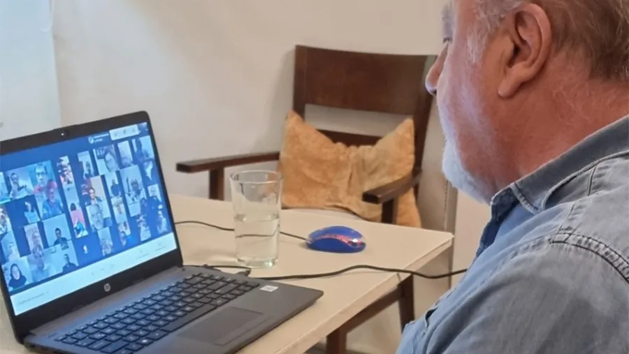 Jorge Busti dialogó con la militancia del Frente Entrerriano Federal de manera virtual y aclaró que “solamente soy candidato a militante y ese va a ser mi rol hasta el último día de mi vida, porque no pretendo encarar ninguna candidatura de otro tipo”.Jorge Busti dialogó con la militancia del Frente Entrerriano Federal de manera virtual y aclaró que “solamente soy candidato a militante y ese va a ser mi rol hasta el último día de mi vida, porque no pretendo encarar ninguna candidatura de otro tipo”. Jorge Busti dialogó con la militancia del Frente Entrerriano Federal de manera virtual y aclaró que “solamente soy candidato a militante y ese va a ser mi rol hasta el último día de mi vida, porque no pretendo encarar ninguna candidatura de otro tipo”.