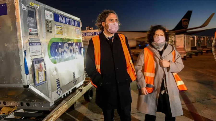 Cafiero afirmó que la campaña nacional de vacunación viene escalando con mucha velocidad.