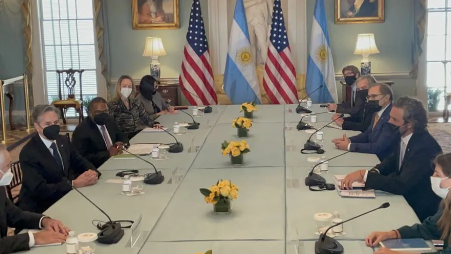 Blinken le aseguró a Cafiero que EE.UU. apoya una “economía argentina vibrante” Blinken le aseguró a Cafiero que EE.UU. apoya una “economía argentina vibrante”