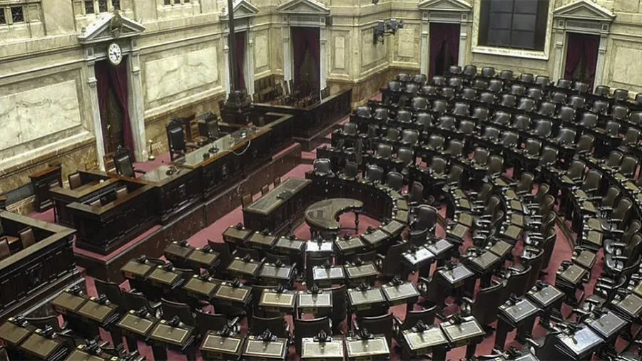 Diputados de la Nación están próximos a acordar el funcionamiento virtual para las sesiones, ante el aislamiento social, preventivo y obligatorio por la pandemia de coronavirus. Diputados de la Nación están próximos a acordar el funcionamiento virtual para las sesiones, ante el aislamiento social, preventivo y obligatorio por la pandemia de coronavirus.