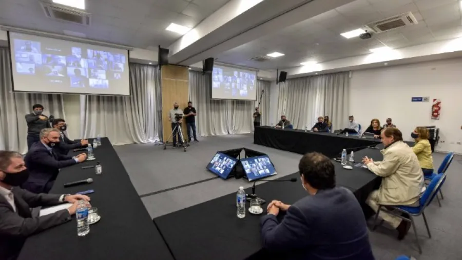 Bordet trabajó una “agenda abierta” con intendentes de Cambiemos