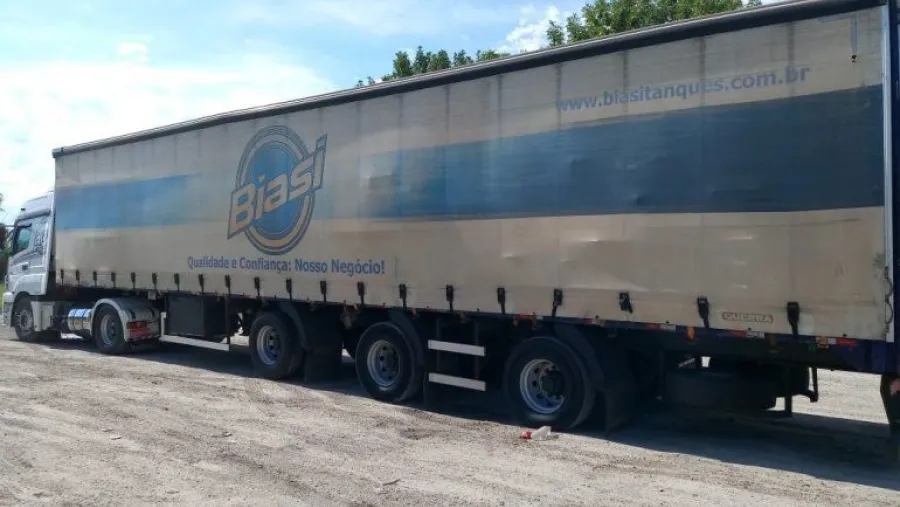 Tras perseguirlo 9 kilómetros, detuvieron a un camionero que conducía alcoholizado Tras perseguirlo 9 kilómetros, detuvieron a un camionero que conducía alcoholizado