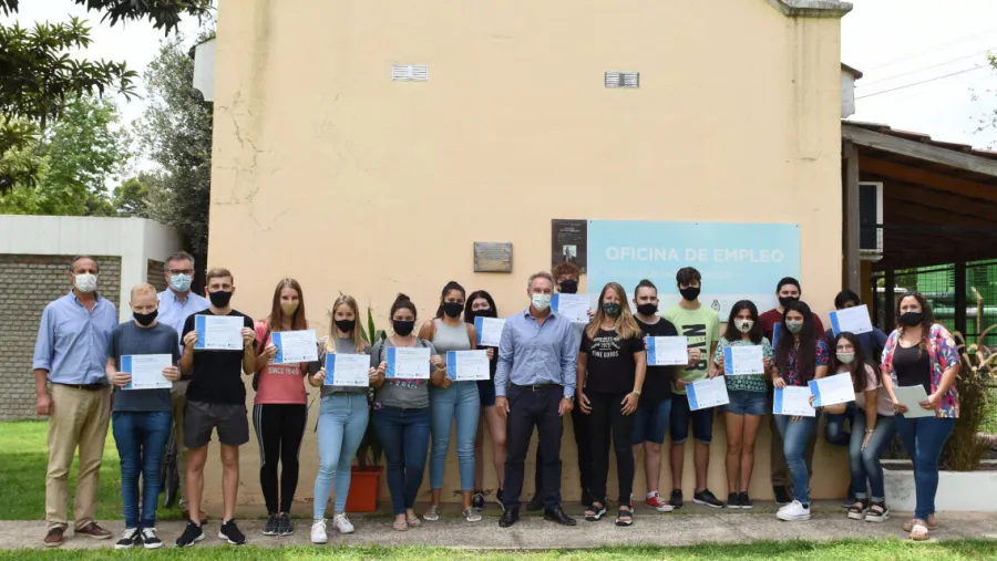 Schneider con jóvenes capacitación Schneider con jóvenes capacitación