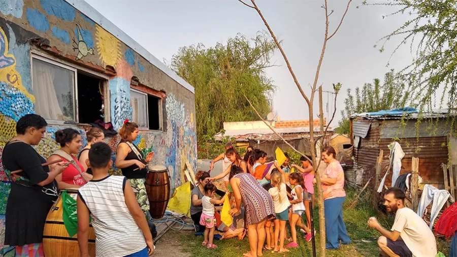 La imagen es del 30 de septiembre del año pasado, pero testimonia la experiencia en el barrio Capibá de Paraná que refleja la importancia de la solidaridad y el no ser indiferente ante las necesidades del prójimo. La imagen es del 30 de septiembre del año pasado, pero testimonia la experiencia en el barrio Capibá de Paraná que refleja la importancia de la solidaridad y el no ser indiferente ante las necesidades del prójimo.
