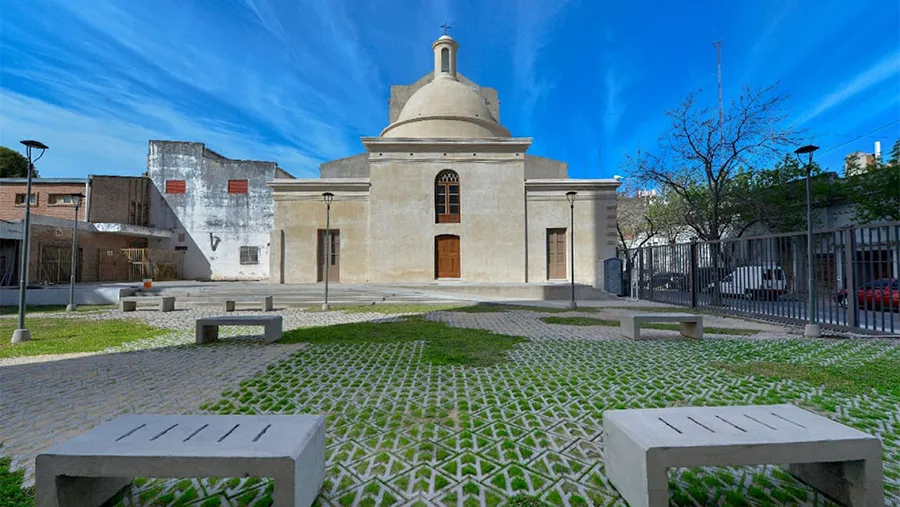 La labor de restauración en la Capilla Norte de la Iglesia San Miguel Arcángel de Paraná recibió el segundo premio a la Mejor Intervención en Obras que Involucren el Patrimonio Edificado 2020. La labor de restauración en la Capilla Norte de la Iglesia San Miguel Arcángel de Paraná recibió el segundo premio a la Mejor Intervención en Obras que Involucren el Patrimonio Edificado 2020.