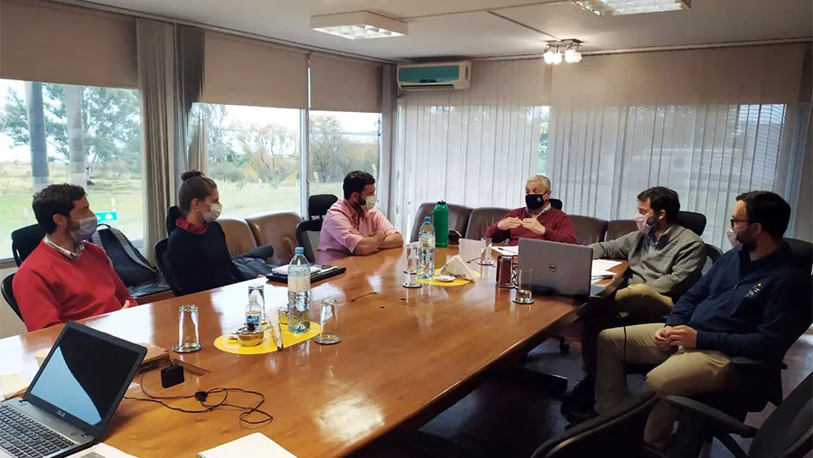 La CARU junto a Municipios costeros comenzaron a trabajar en los lineamientos generales para mejorar la calidad de las aguas del río Uruguay. La CARU junto a Municipios costeros comenzaron a trabajar en los lineamientos generales para mejorar la calidad de las aguas del río Uruguay.