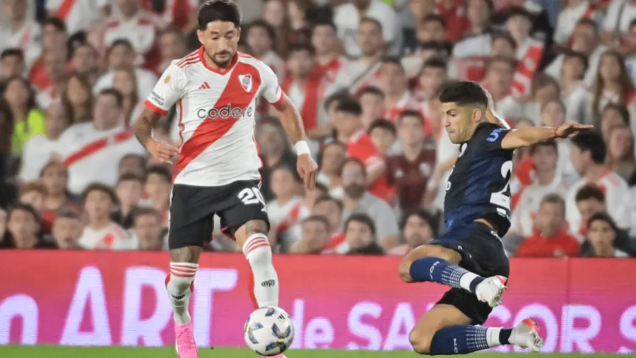 El entrerriano Milton Casco se volvió a meter en la pelea por la titularidad en River