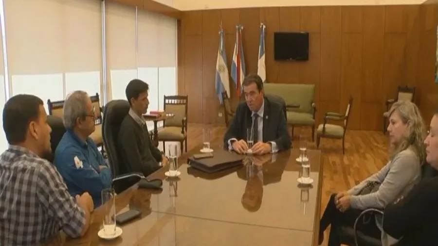 Castrillón recibió a vecinos de Paracao Castrillón recibió a vecinos de Paracao