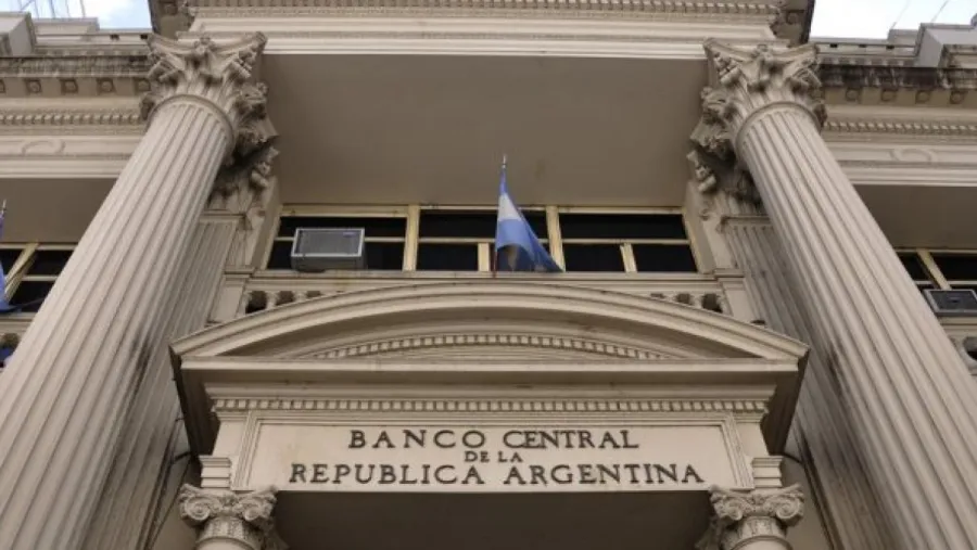 El Central volvió a vender dólares y las reservas cayeron por pago al Club de París