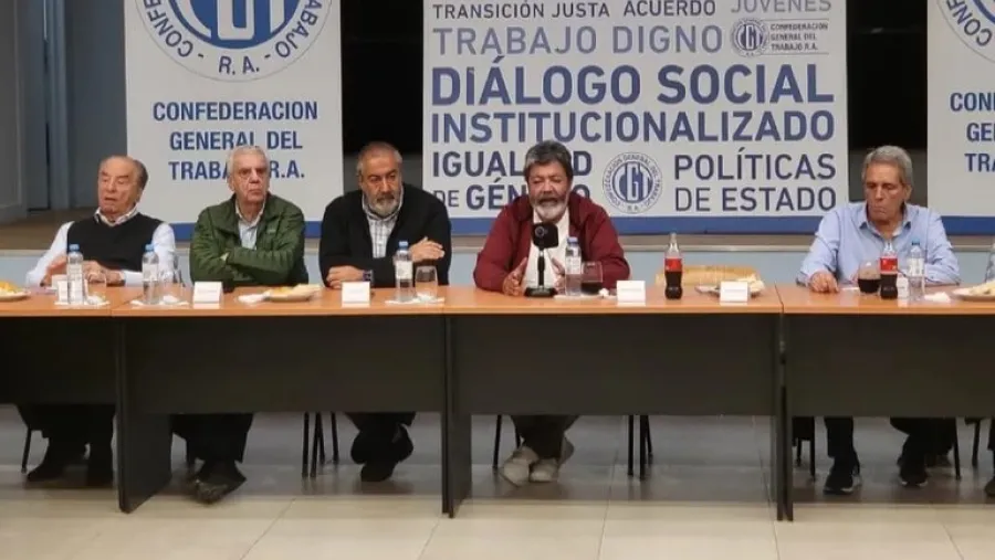 La CGT hará el acto del 17 de octubre sin el gobierno y lanzará un espacio político La CGT hará el acto del 17 de octubre sin el gobierno y lanzará un espacio político