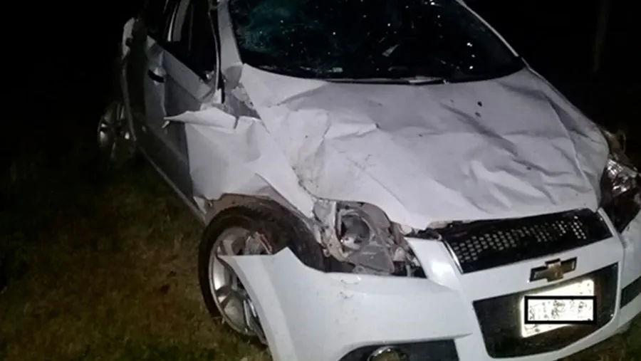 A raíz del impacto, el conductor del Chevrolet Aveo falleció en el lugar del accidente.