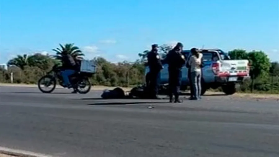 El siniestro vial se produjo en el Acceso Sur de Gualeguaychú con el saldo de una persona fallecida. El siniestro vial se produjo en el Acceso Sur de Gualeguaychú con el saldo de una persona fallecida.