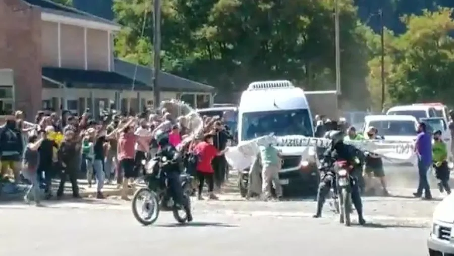 Tras los incidentes en Chubut, el gobierno apuntó contra Arcioni