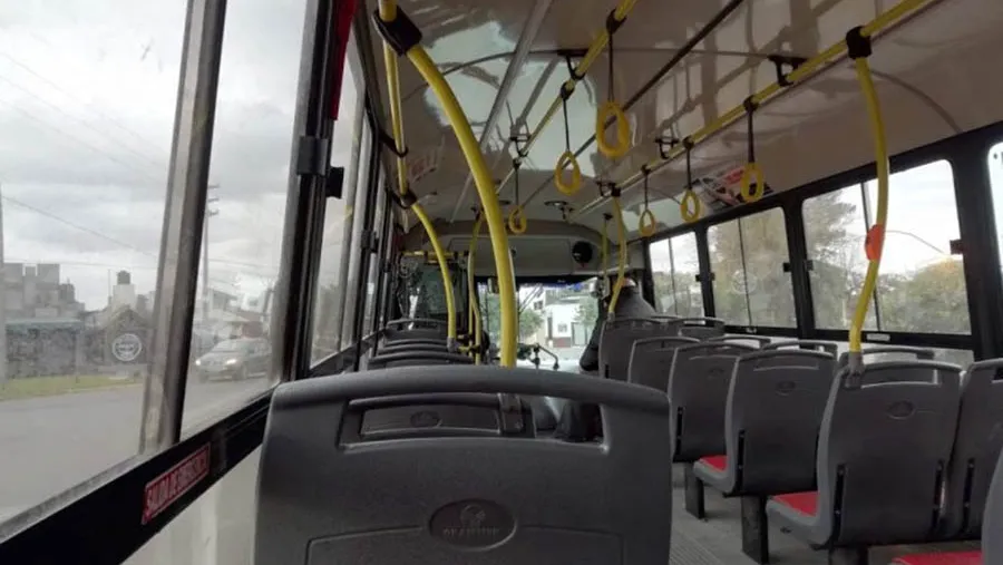 El paro de colectivos ingresó hoy a su jornada número trece.