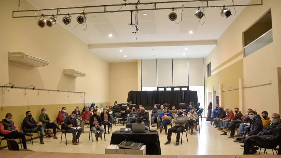 En la Casa del Bicentenario de la localidad se San José se creó un Comité Consultivo de Empresas y Frigoríficos para dar seguridad sanitaria a los trabajadores de esa jurisdicción.