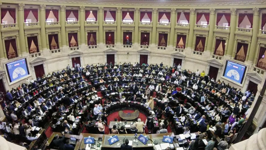 La Cámara de Diputados comienza a armar el andamiaje para las sesiones extraordinarias, luego de la renuncia a la presidencia del bloque oficialista por parte de Máximo Kirchner.