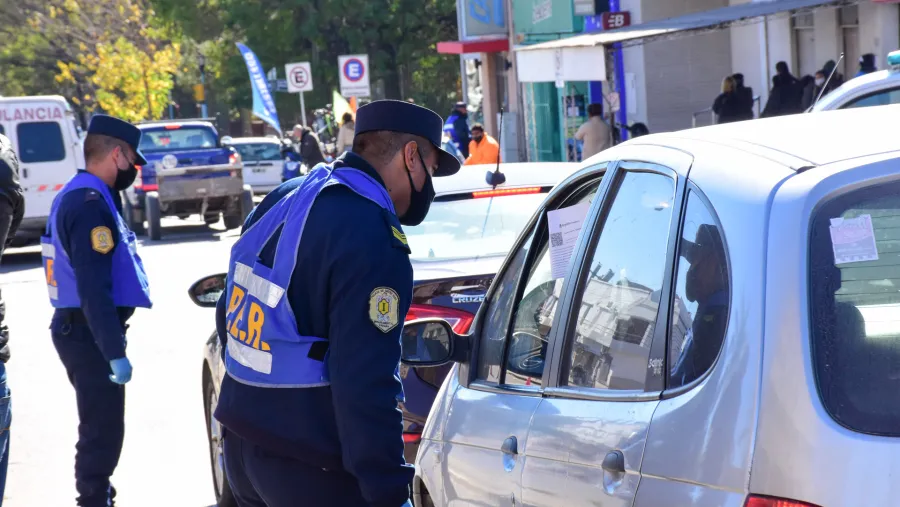 Habrá operativos especiales el fin de semana y recordaron no realizar reuniones sociales