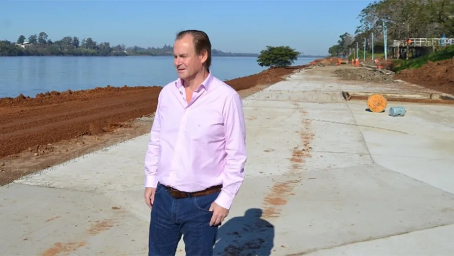Bordet recorrió la construcción de la Costanera Nebel de Concordia que registra un 50 por ciento de avance.