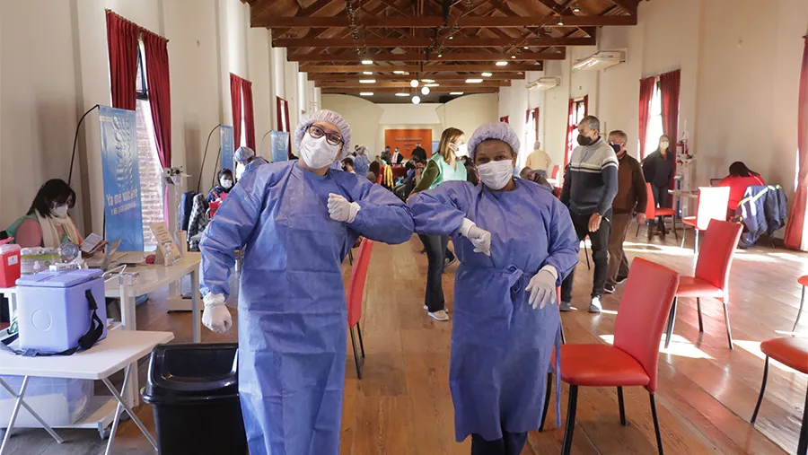 Más de 35 millones de personas fueron vacunadas con al menos una dosis.