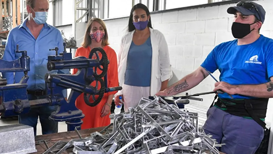 La línea crediticia contará con un cupo del 20 por ciento para empresas lideradas o sean propiedad de mujeres, y cada solicitud podrá alcanzar la suma de dos millones de pesos.