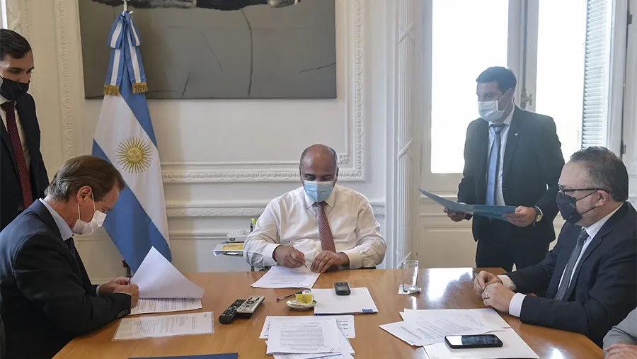 El acuerdo implica disponer de 800 millones de pesos destinados a productores afectados por la sequía. El acuerdo implica disponer de 800 millones de pesos destinados a productores afectados por la sequía.