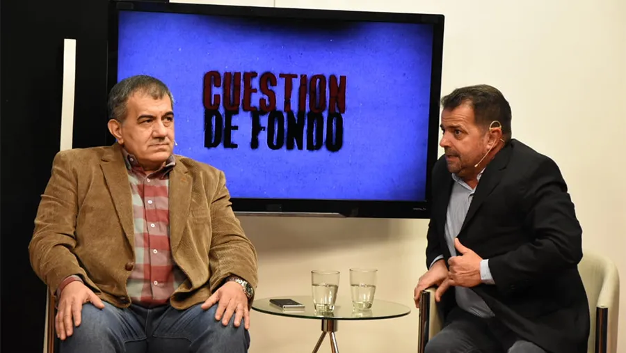 Cáceres y Kneeteman debatieron en el programa Cuestión de Fondo (Canal 9, Litoral), luego de las PASO del domingo. Cáceres y Kneeteman debatieron en el programa Cuestión de Fondo (Canal 9, Litoral), luego de las PASO del domingo.