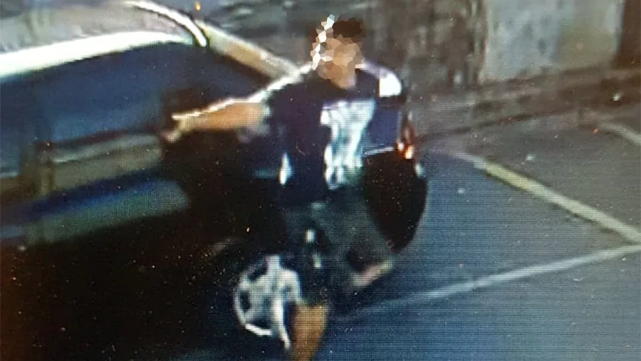 Esta persona está identificada y permanece internada en el Hospital San Martín por presentar lesiones por arma de fuego.