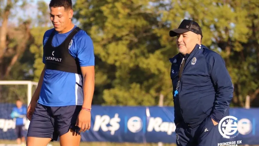 Maradona volvió a las prácticas de Gimnasia, donde tres entrerrianos asoman en el equipo
