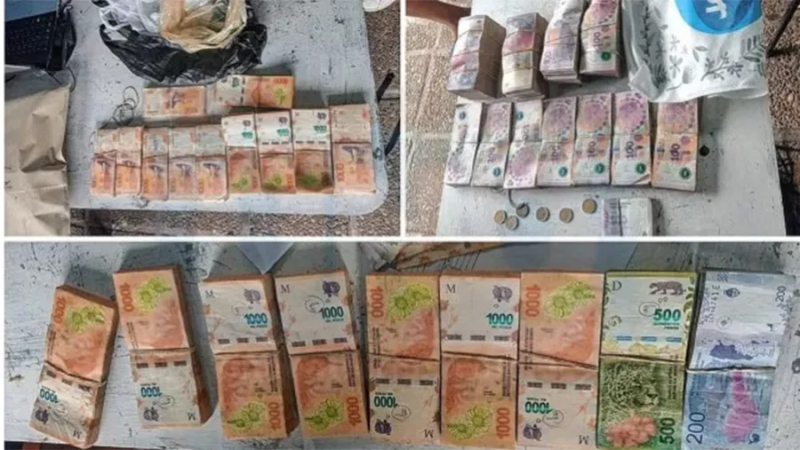En total se les secuestró por orden de la Justicia Federal 3.746.000 pesos en efectivo. En total se les secuestró por orden de la Justicia Federal 3.746.000 pesos en efectivo.