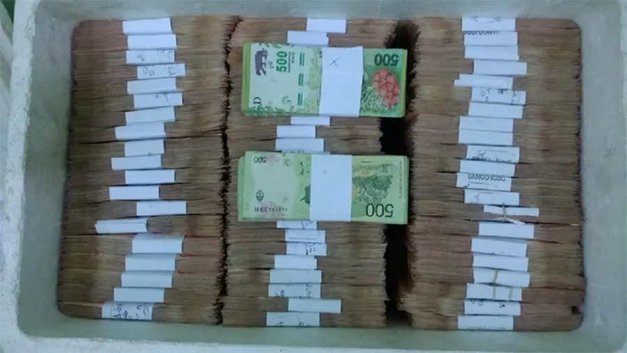 Dinero Dinero