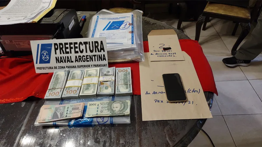 Luego de ocho allanamientos simultáneos se detuvo a cinco integrantes de la banda.