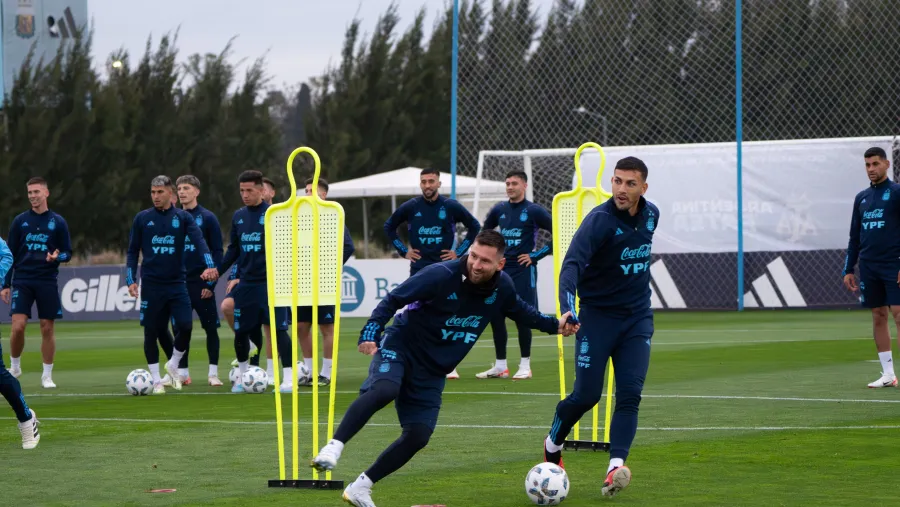 Fútbol: Nicolás González fue la sorpresa en la última práctica de la selección argentina
