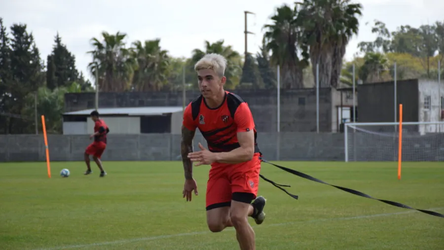 Con los tres arqueros en un mismo turno, Patronato entrenó en La Capillita