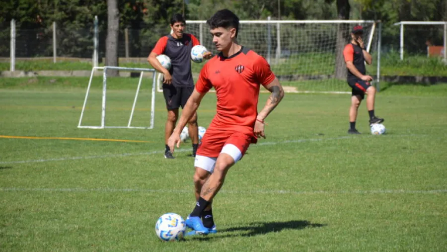 A la espera de un nuevo DT, Patronato volvió a las prácticas en La Capillita