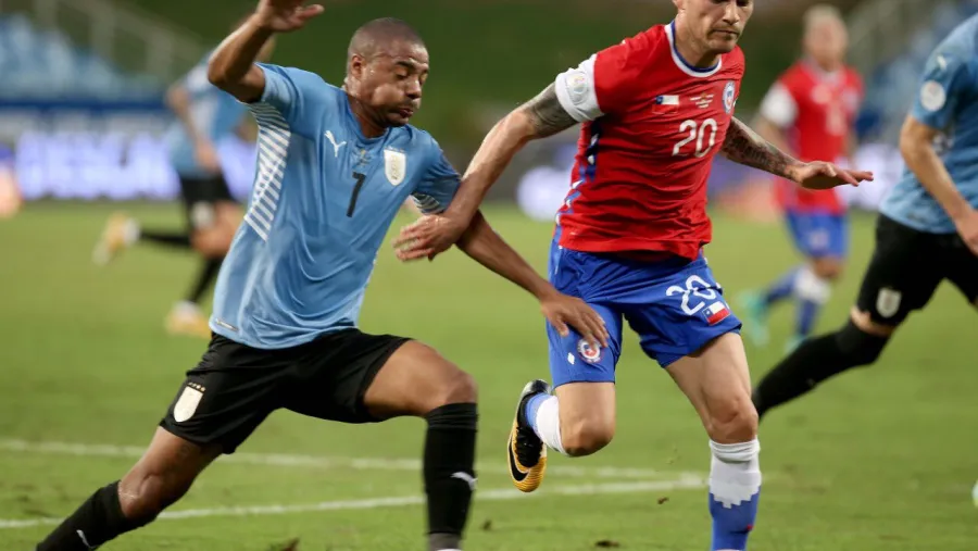 Copa América: Chile empató con Uruguay y se aseguró un lugar en cuartos de final