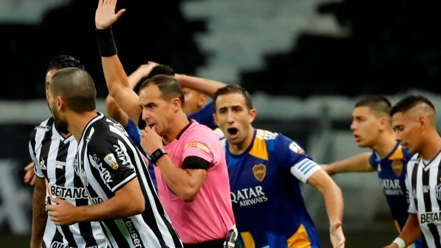 Boca perdió por penales una serie marcada por el VAR y se despidió de la Copa Libertadores