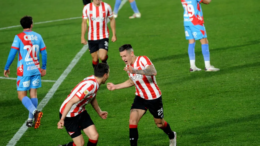 Estudiantes se destapó en el complemento y goleó a Arsenal en La Plata