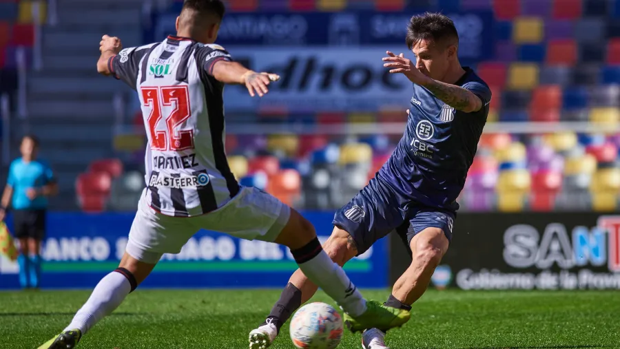 Sobre la hora, Central Córdoba venció a Talleres y festejó por primera vez en el torneo