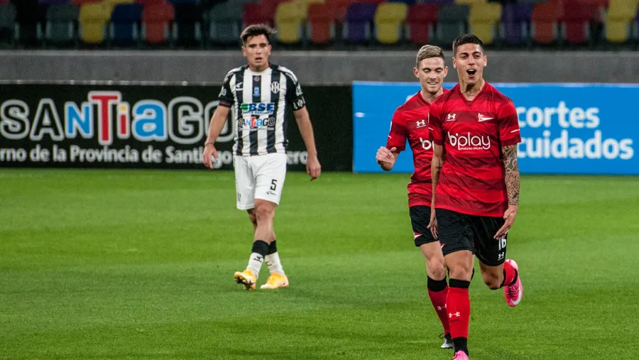 Estudiantes cerró la quinta fecha con un triunfo en Santiago del Estero