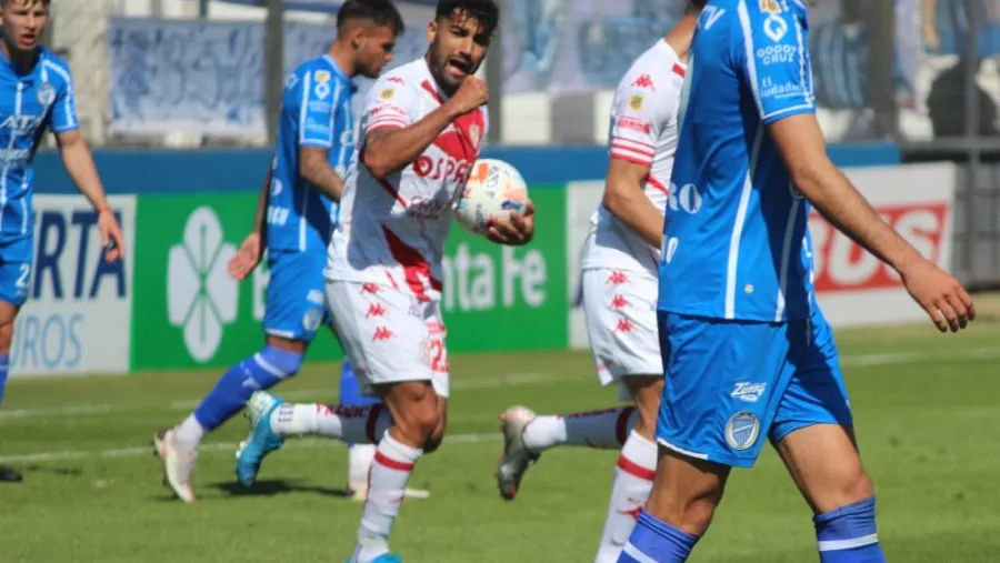 Unión lo dio vuelta ante Godoy Cruz y festejó por primera vez de visitante