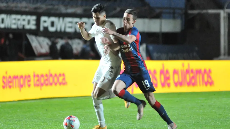 Fútbol: Racing alcanzó un agónico empate en el clásico ante San Lorenzo Fútbol: Racing alcanzó un agónico empate en el clásico ante San Lorenzo