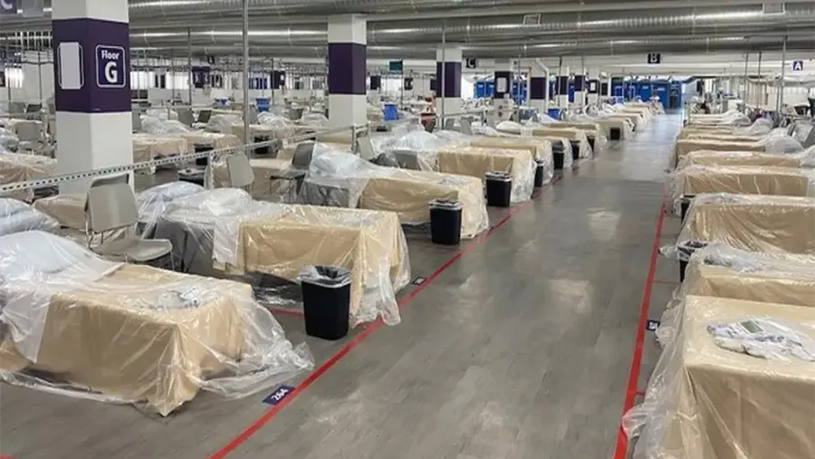El Renown Regional Medical Center de Reno (Estados Unidos) debió recurrir a una solución de emergencia para paliar la falta de camas. El Renown Regional Medical Center de Reno (Estados Unidos) debió recurrir a una solución de emergencia para paliar la falta de camas.