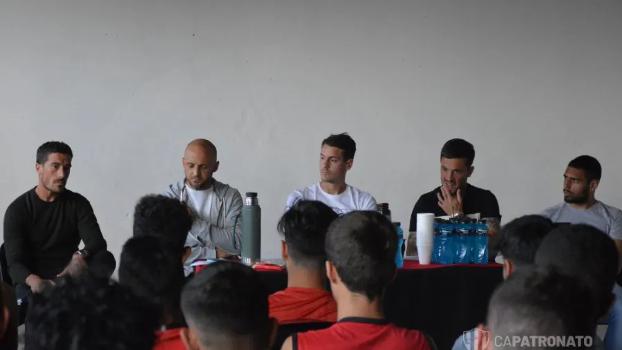 En Patronato concluyó el ciclo de charlas de los profesionales a los juveniles