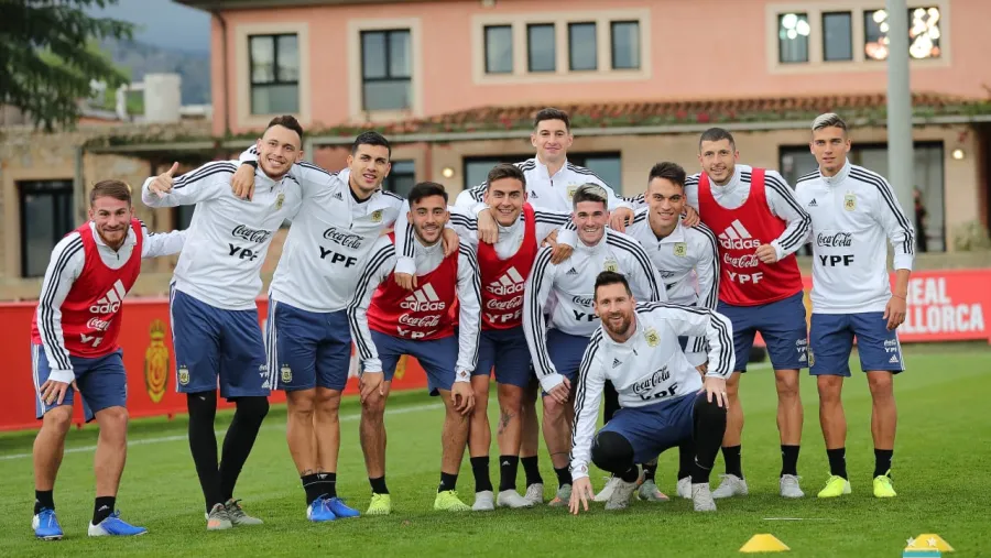 Lionel Scaloni mantiene dos dudas en la formación de Argentina para el clásico con Brasil Lionel Scaloni mantiene dos dudas en la formación de Argentina para el clásico con Brasil