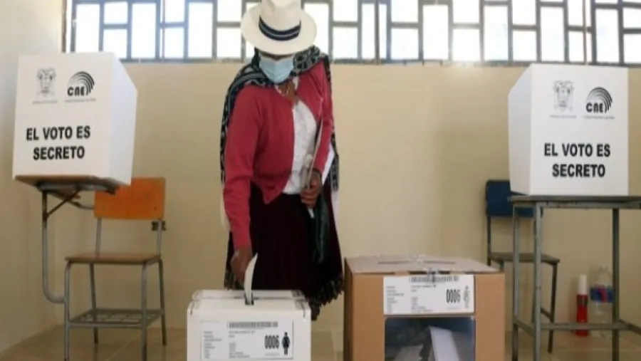 Ecuador irá a segunda vuelta electoral el 11 de abril