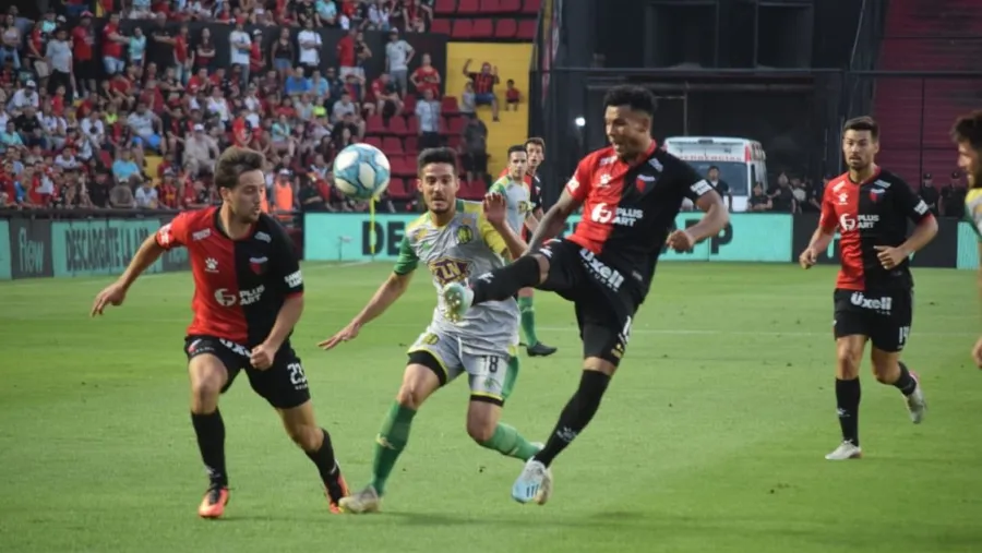 Aldosivi dio el golpe en Santa Fe y dejó más hundido a Patronato