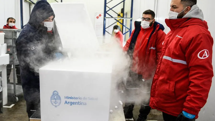 A Entre Ríos llegan 24.400 dosis de las vacunas aportadas por el mecanismo Covax, de acuerdo a la relación de población de cada distrito. A Entre Ríos llegan 24.400 dosis de las vacunas aportadas por el mecanismo Covax, de acuerdo a la relación de población de cada distrito.
