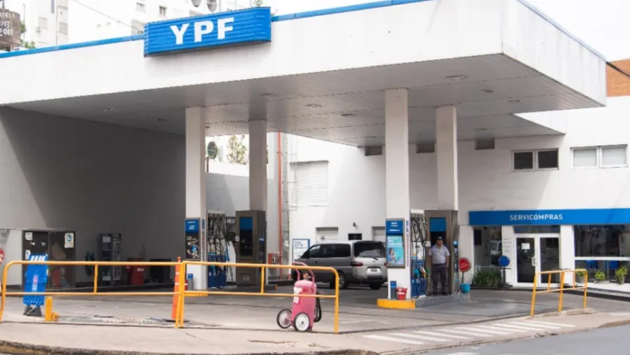 Las estaciones de servicio acumulan ocho meses consecutivos de bajas en las ventas de combustibles.