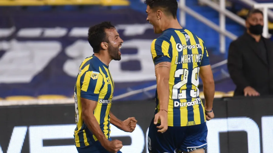 Rosario Central debutó con un triunfo ante Argentinos en el Gigante de Arroyito